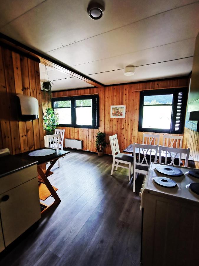 Отель Tommerneset Camping Innhavet Экстерьер фото